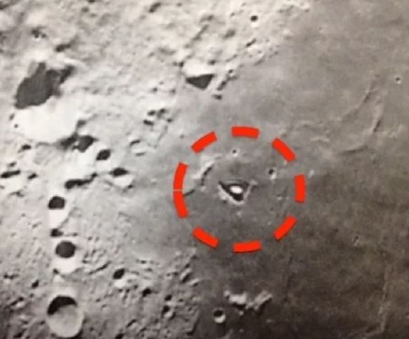 lunar_station64.jpg